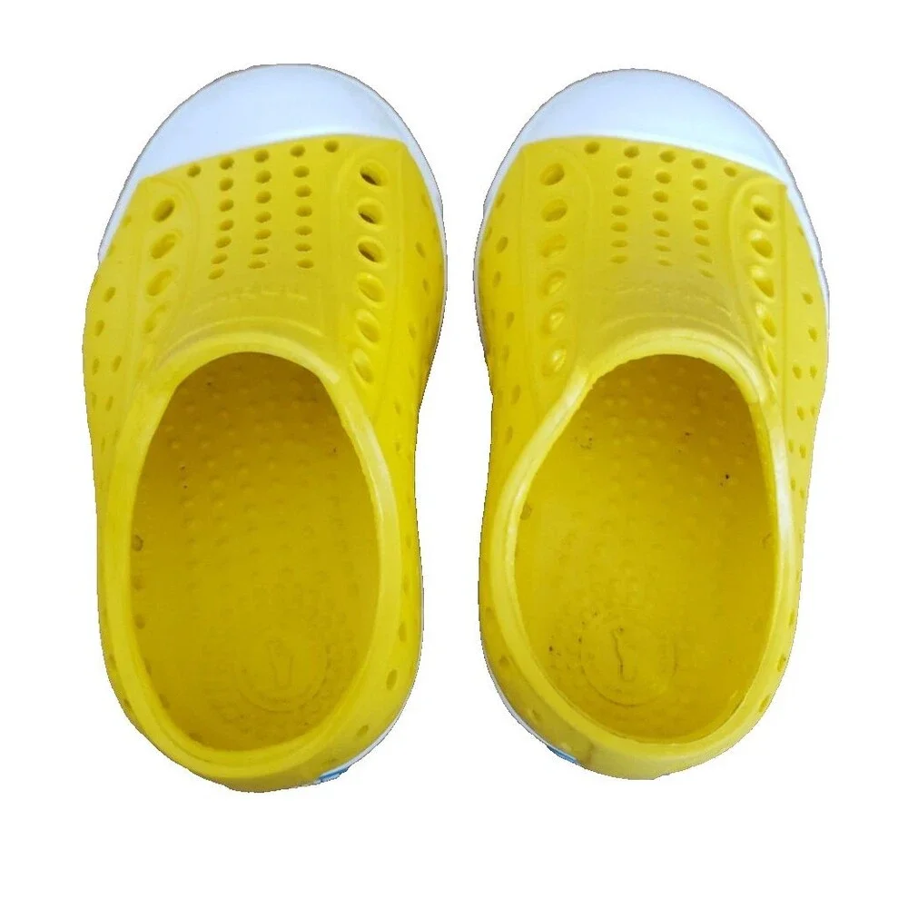 Native Jefferson Toddler Size C4 Yellow Bone Slip-On Water Shoes Unisex